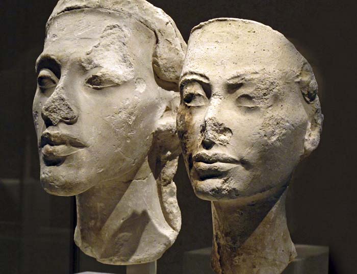 Akhenaton and Nefertiti